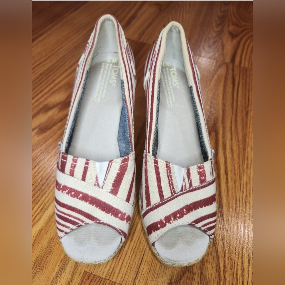 TOMS Calypso Wedge Espadrilles Red White Stripe Canvas Jute Peep Toe Women’s 7